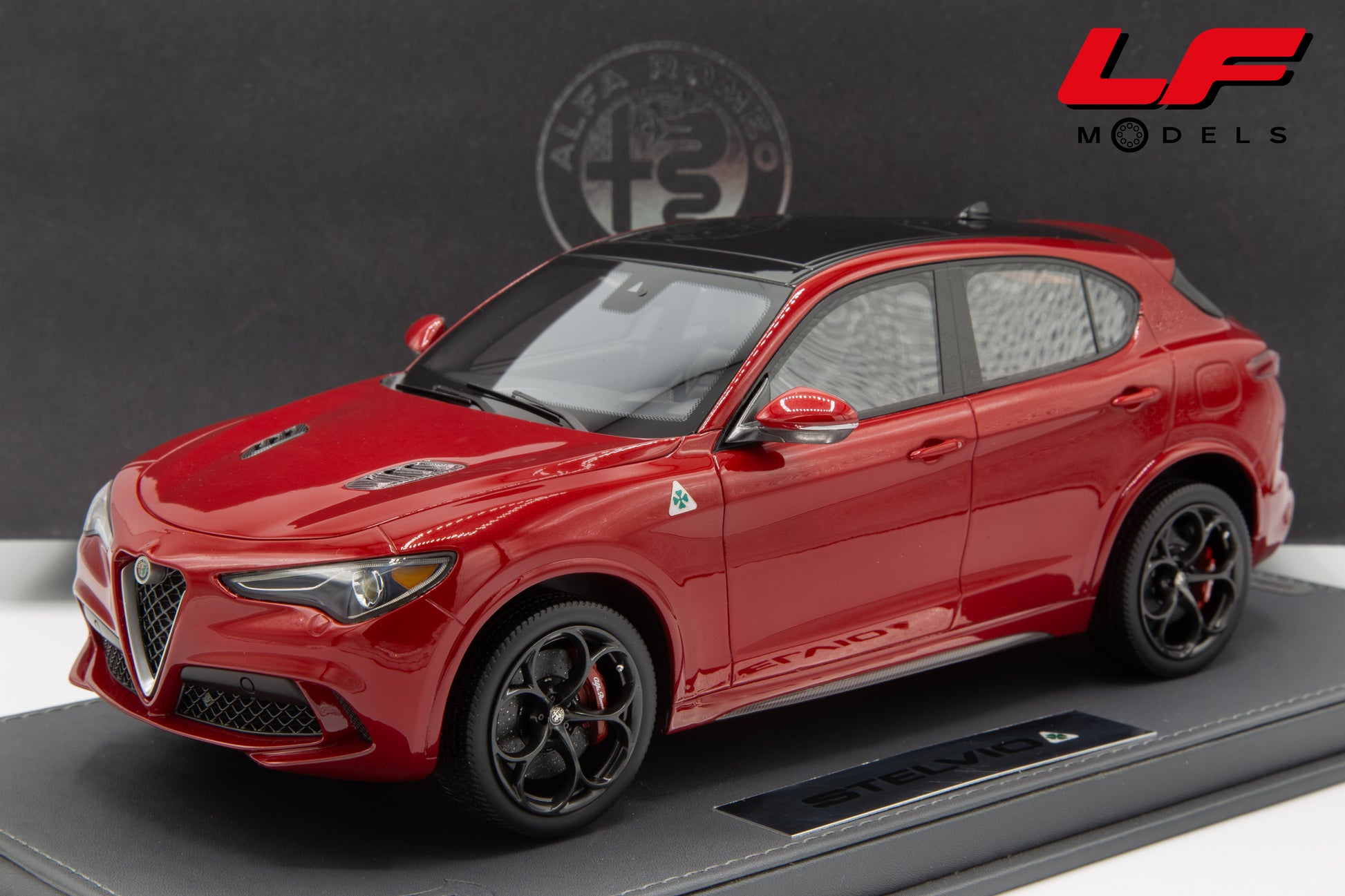 modellino alfa romeo stelvio bbr 1:18 BBRC1830AV vista frontale