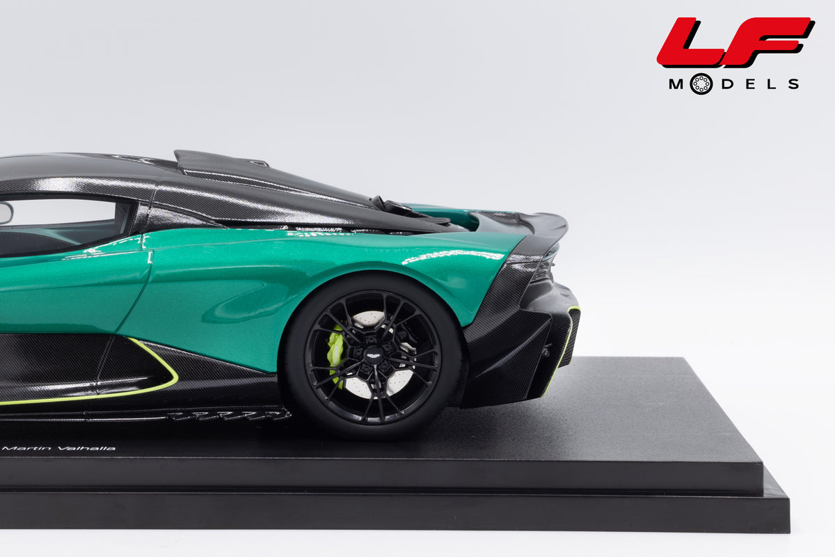 modellino aston martin valhalla podium green top speed 1:18 TS0710 vista laterale