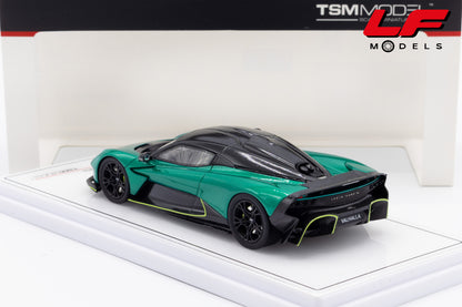 modellino aston martin valhalla podium green tsm 1:43 TSM430922 vista posteriore