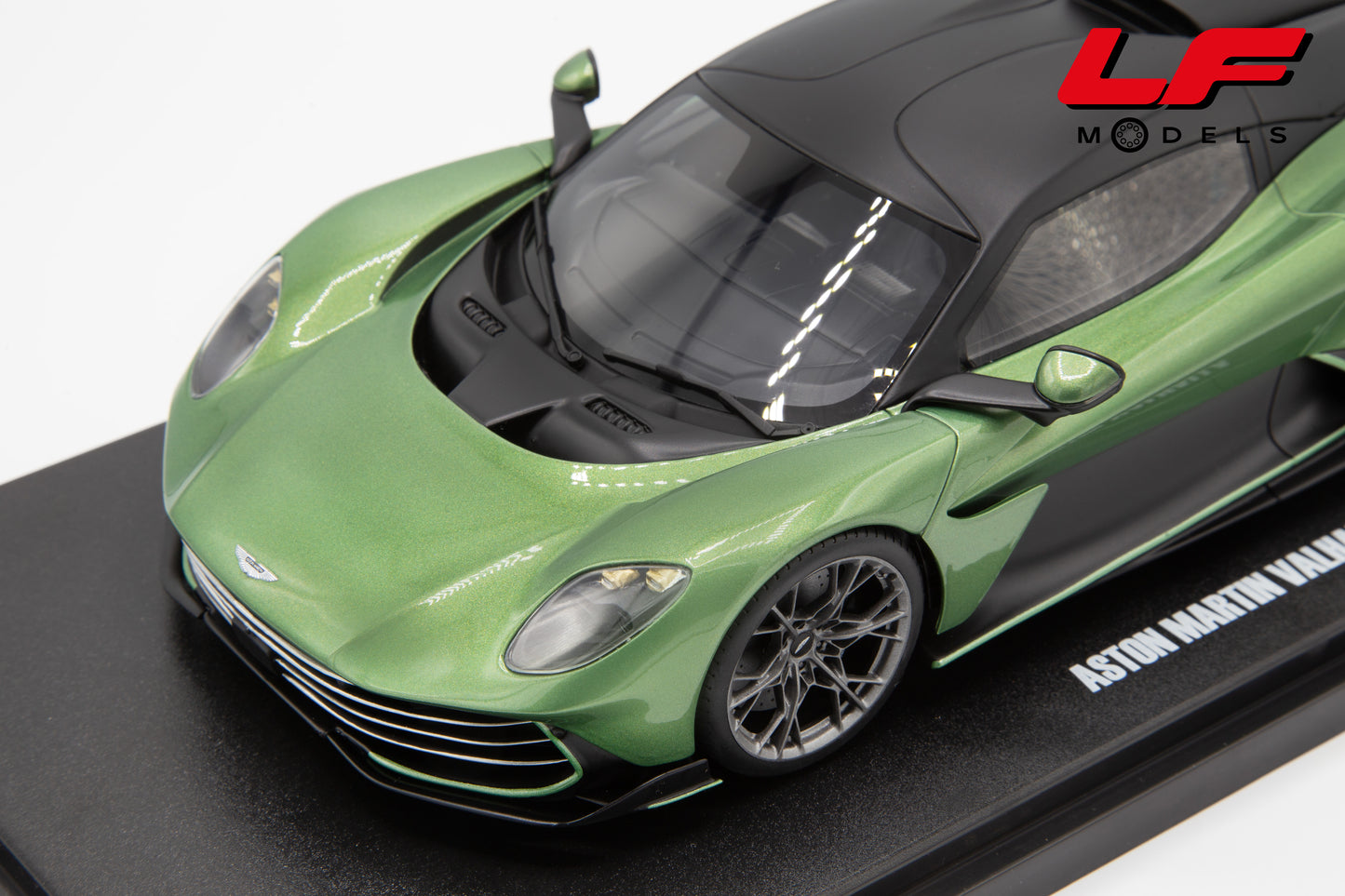 modellino aston martin valhalla gt spirit 1:18 dettaglio anteriore