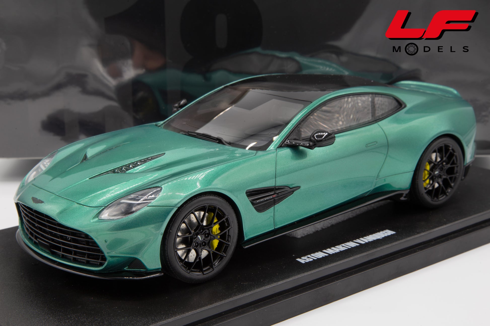 modellino aston martin vanquish gt spirit 1:18 frontale