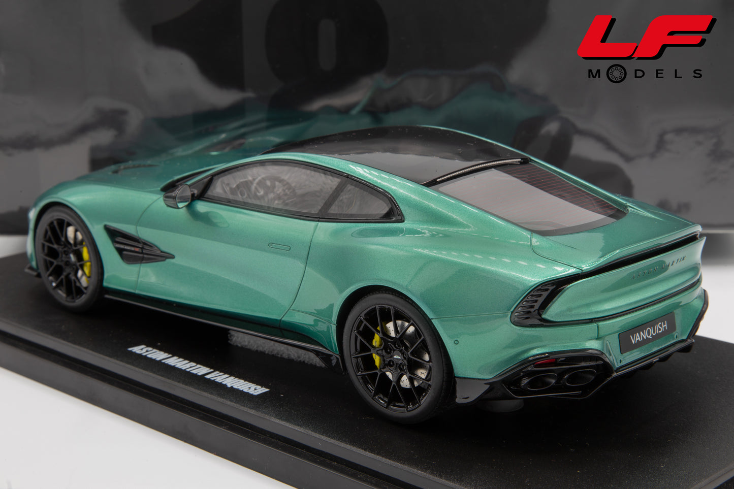 modellino aston martin vanquish gt spirit 1:18 posteriore