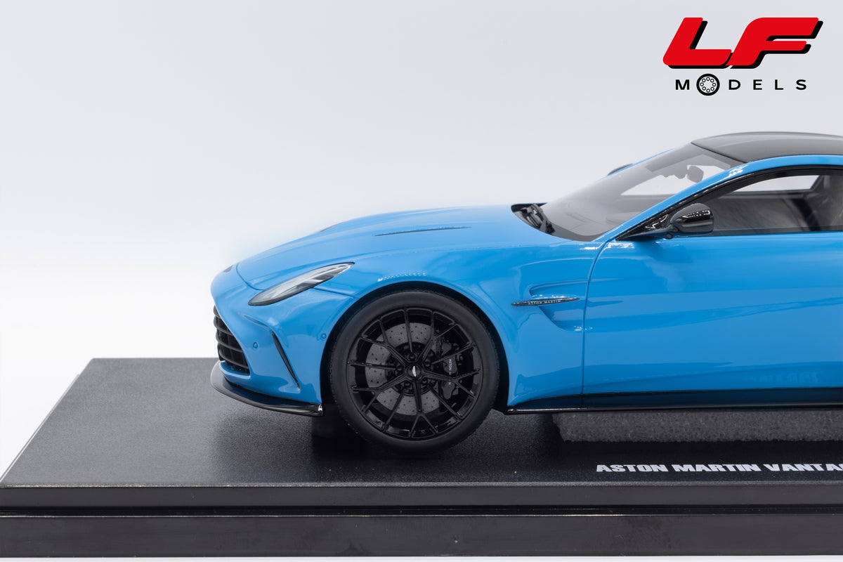 modellino aston martin vantage elwood blue gt spirit 1:18 GT1008 vista cerchio
