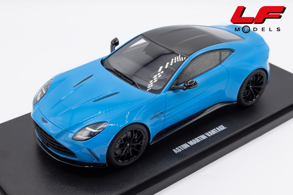 modellino aston martin vantage elwood blue gt spirit 1:18 GT1008 vista frontale