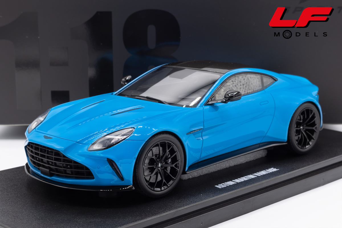 modellino aston martin vantage elwood blue gt spirit 1:18 GT1008 vista frontale