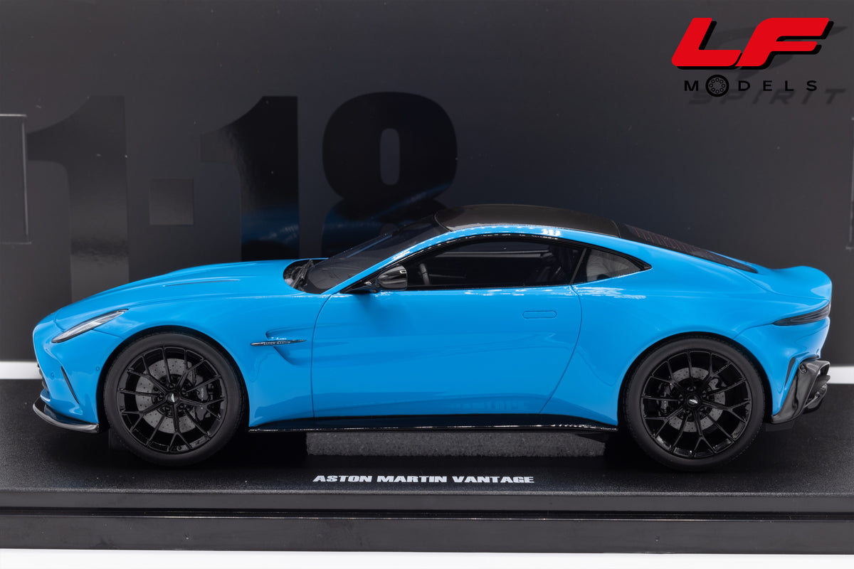 modellino aston martin vantage elwood blue gt spirit 1:18 GT1008 vista laterale