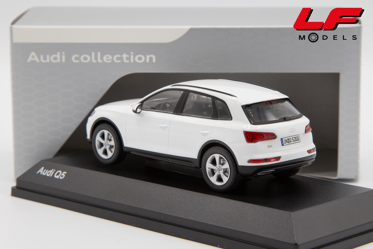 modellino audi q5 i-scale 1:43 posteriore