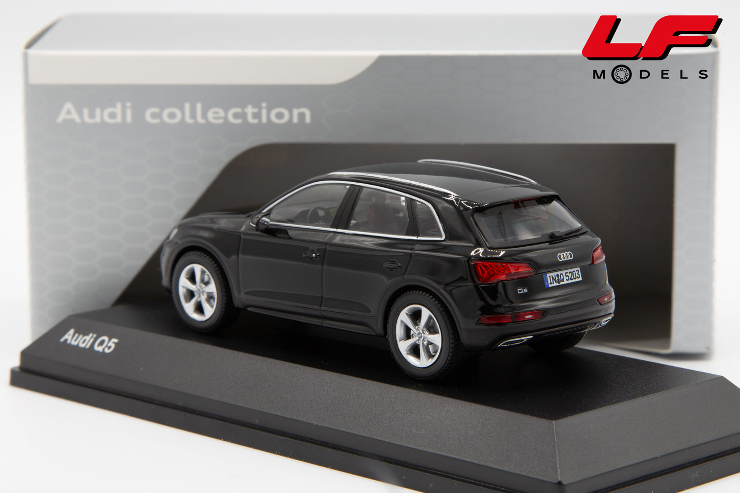 modellino audi q5 i-scale 1:43 posteriore