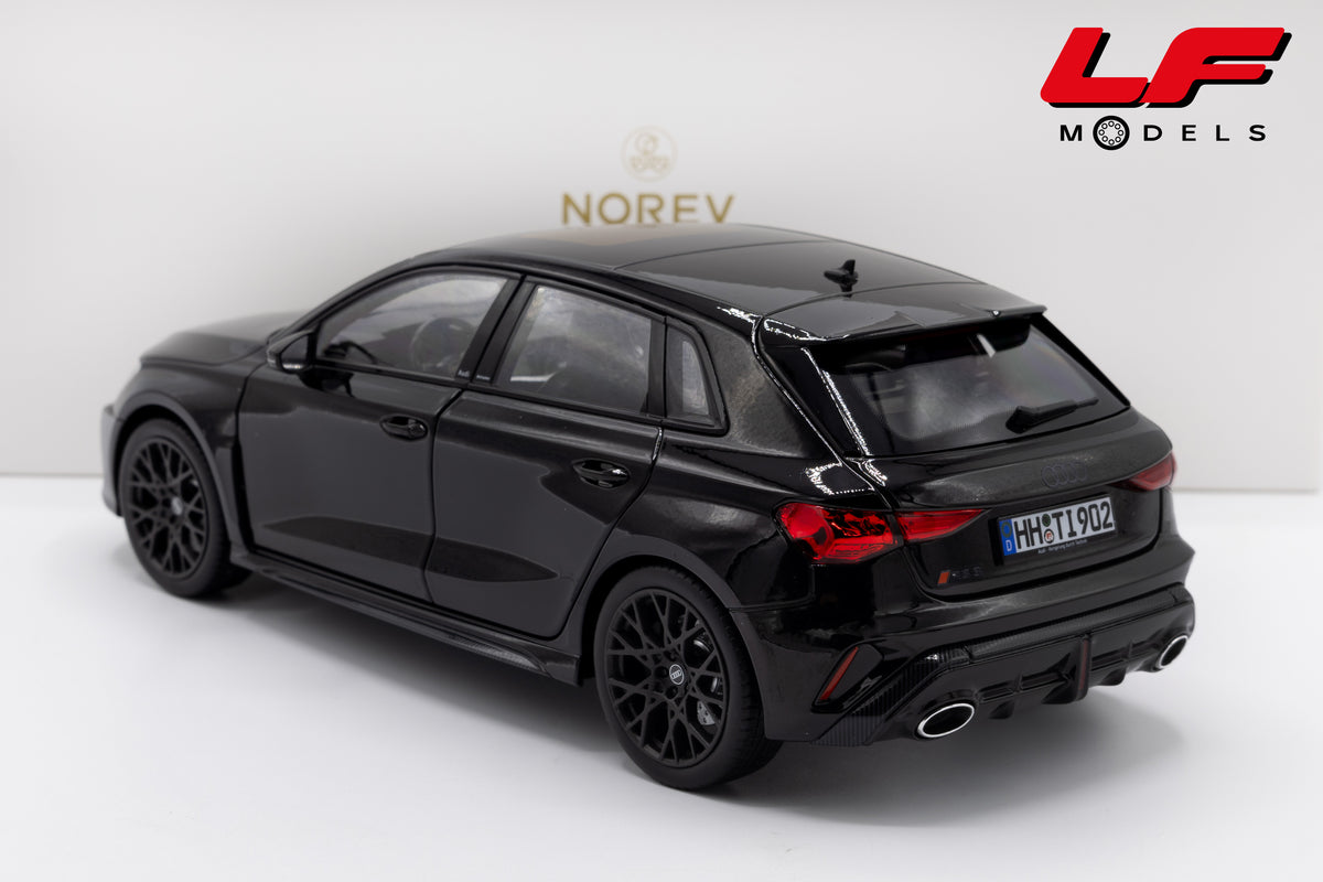 modellino audi rs3 nero norev 1:18 188388 vista posteriore