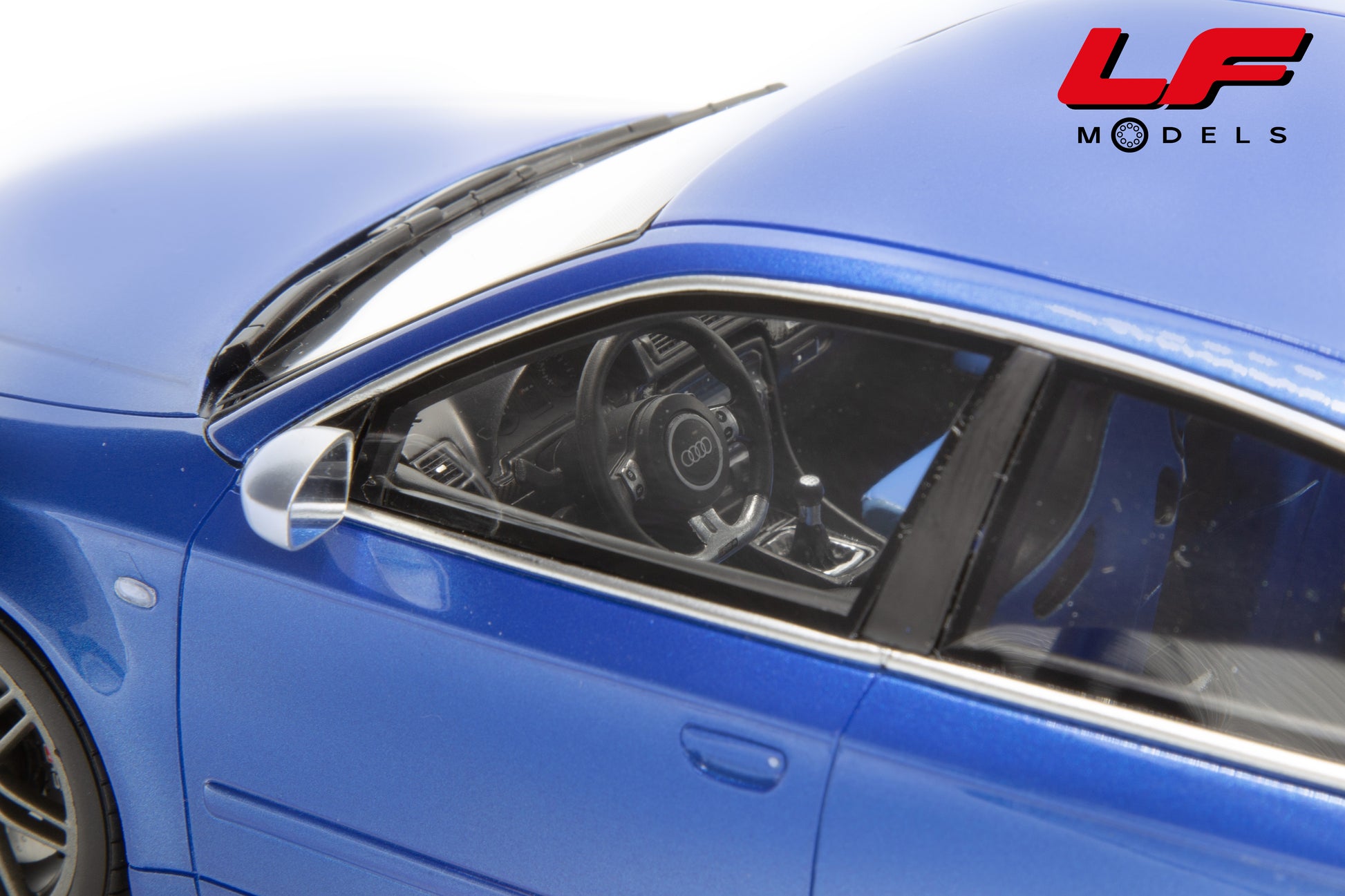 modellino audi rs4 ottomobile 1:18 interni