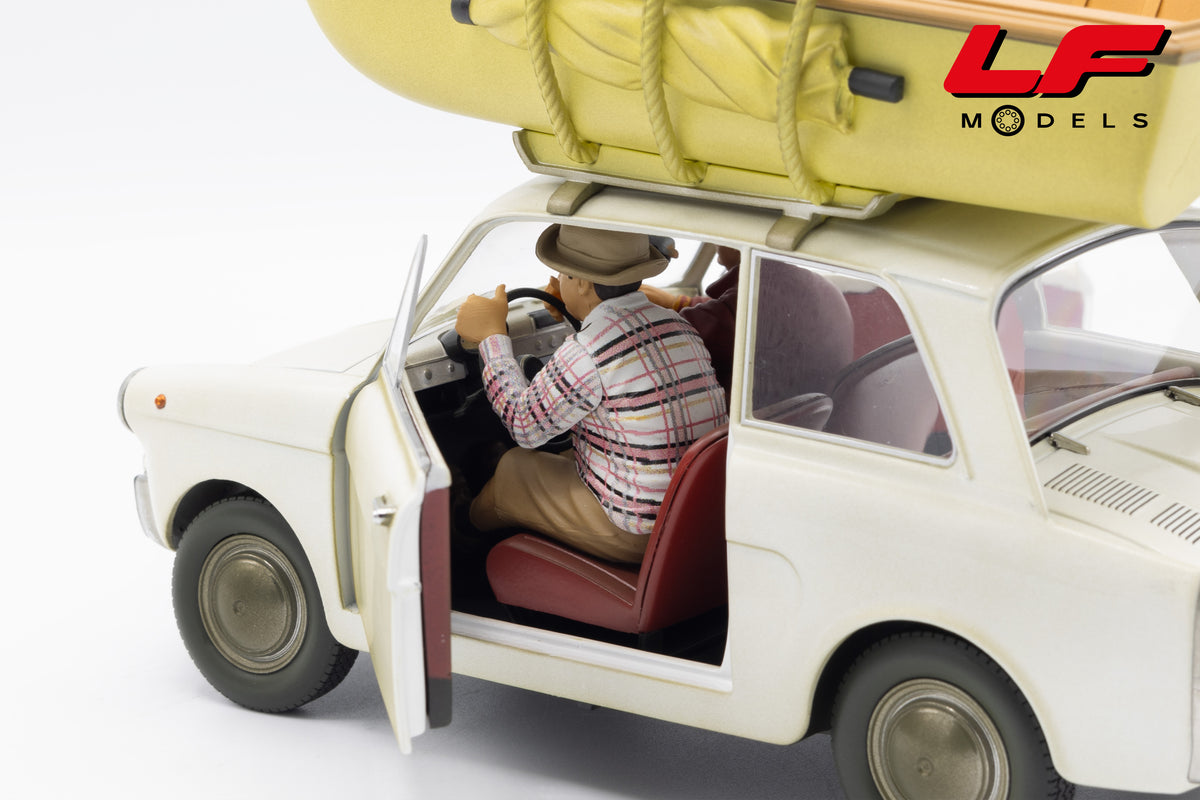 modellino autobianchi bianchina del fil fantozzi subisce ancora con fantozzi e filini con la barca clc-models 1:18 110734 vista fantozzi