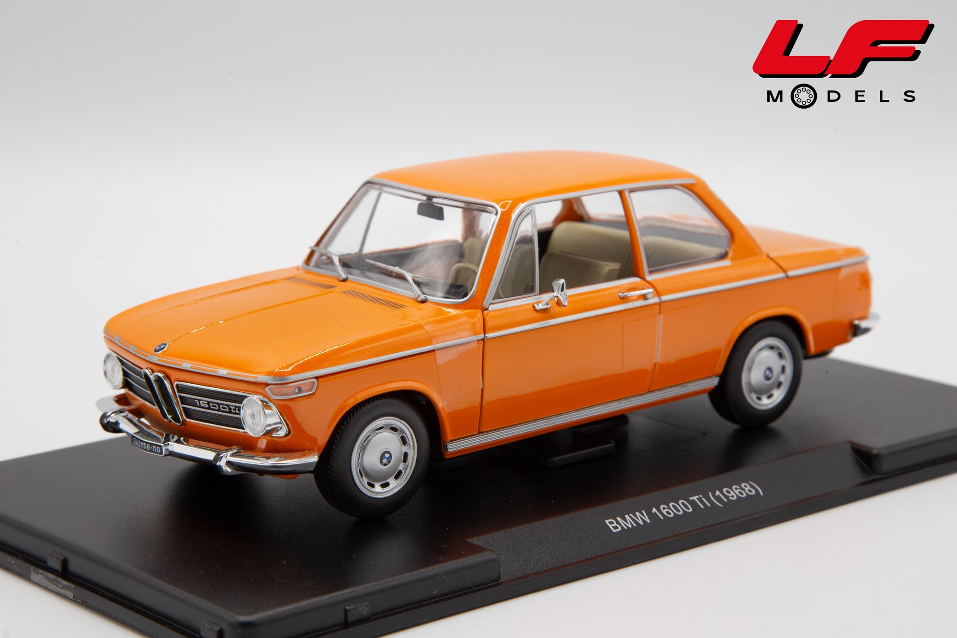 modellino bmw 1600 edicola 1:24 vista frontale