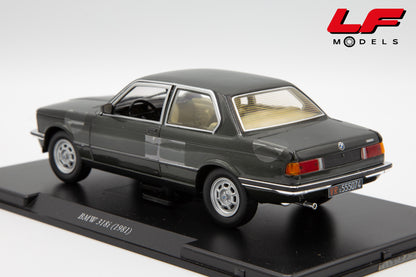 modellino bmw 318i edicola 1:24 vista posteriore