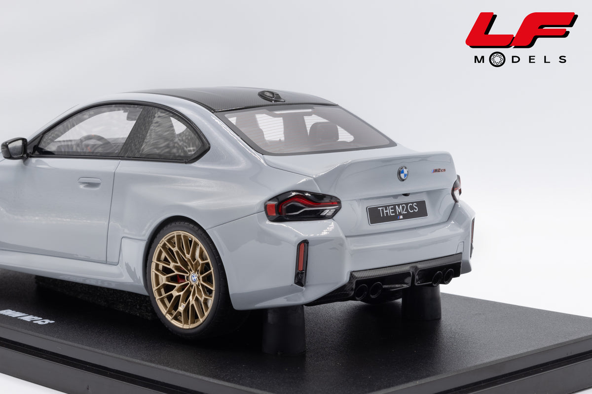 modellino bmw m2 grigio gt spirit 1:18 GT979 vista posteriore
