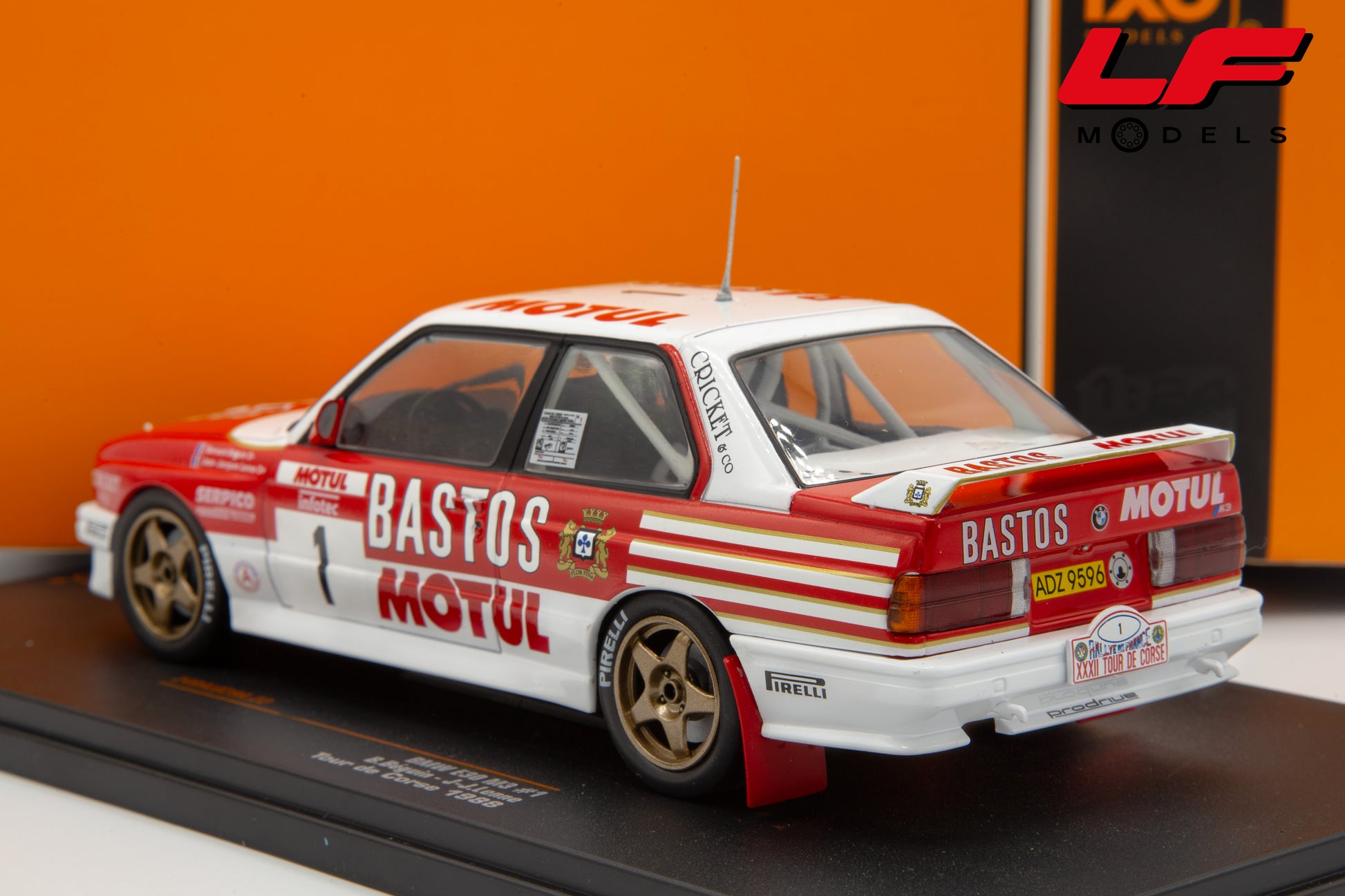 modellino bmw m3 e30 rally ixo models 1:24 posteriore