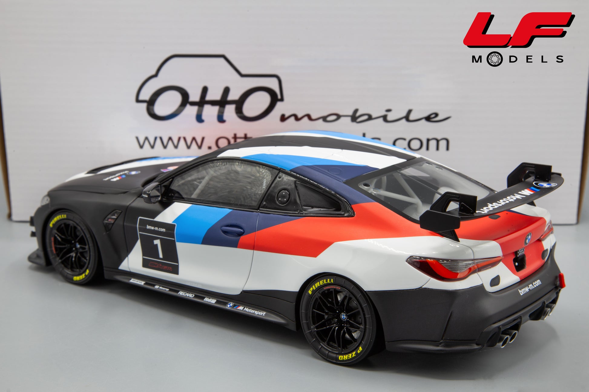 modellino bmw m4 gt4 ottomobile 1:18
