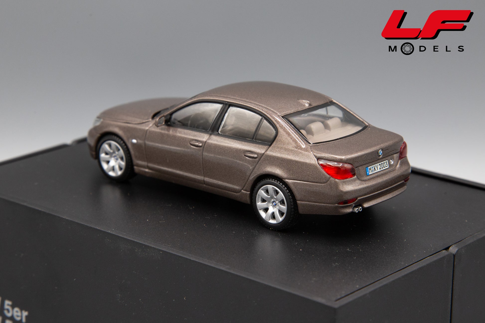 bmw serie 5 kyosho 1:43 posteriore
