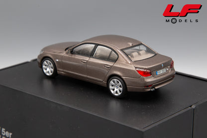 bmw serie 5 kyosho 1:43 posteriore