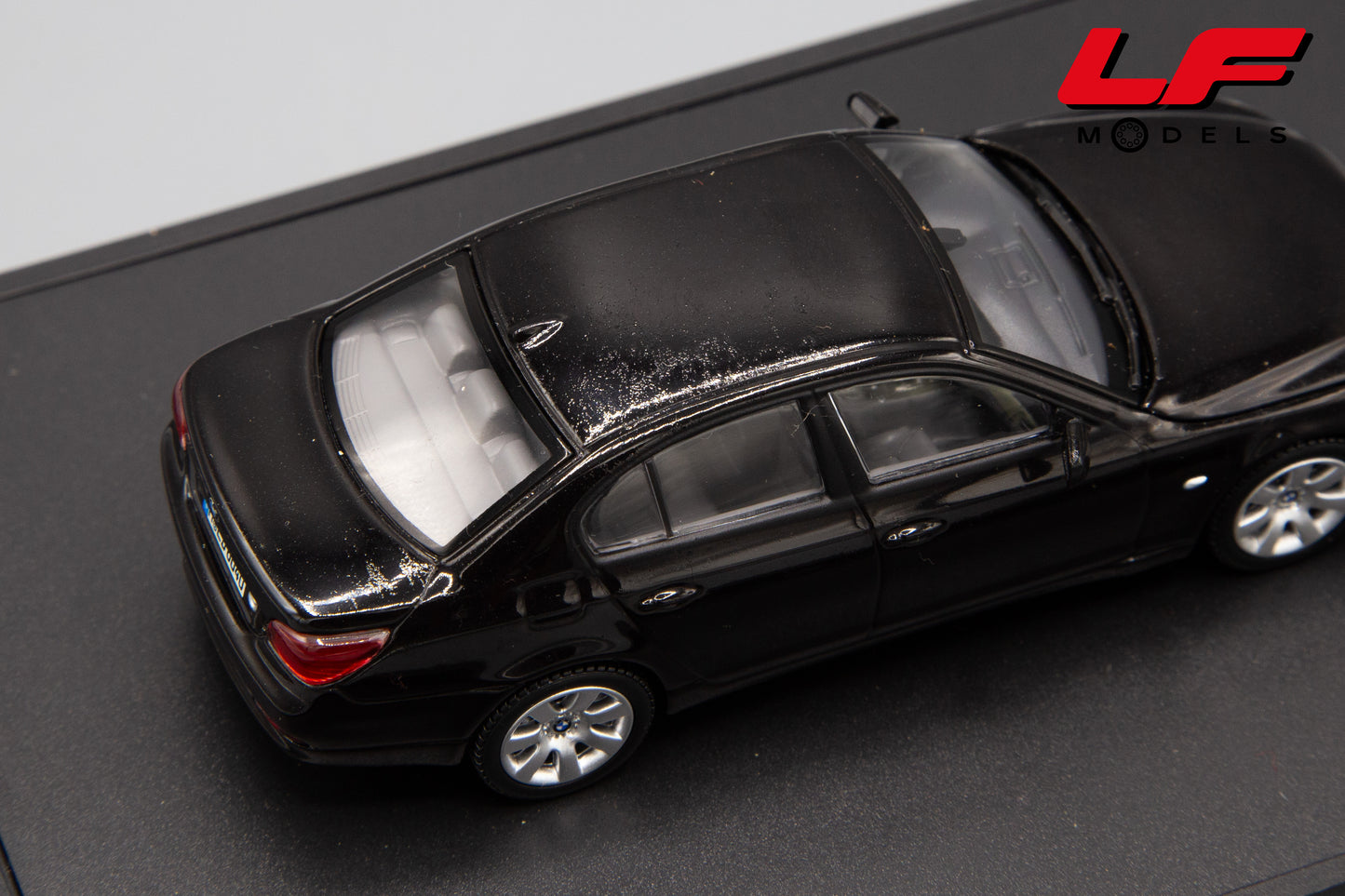 bmw serie 5 kyosho 1:43 difetto