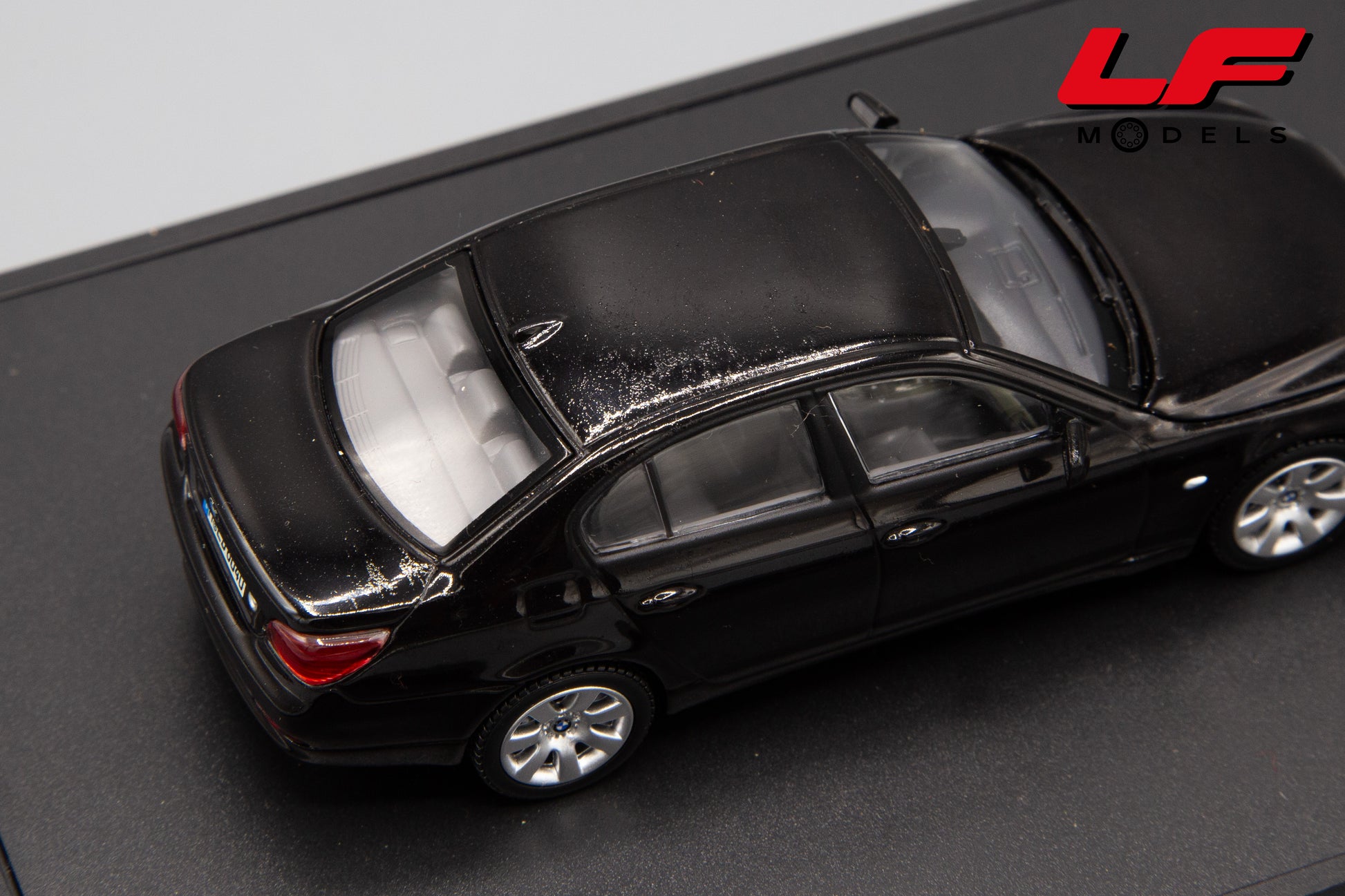 bmw serie 5 kyosho 1:43 difetto