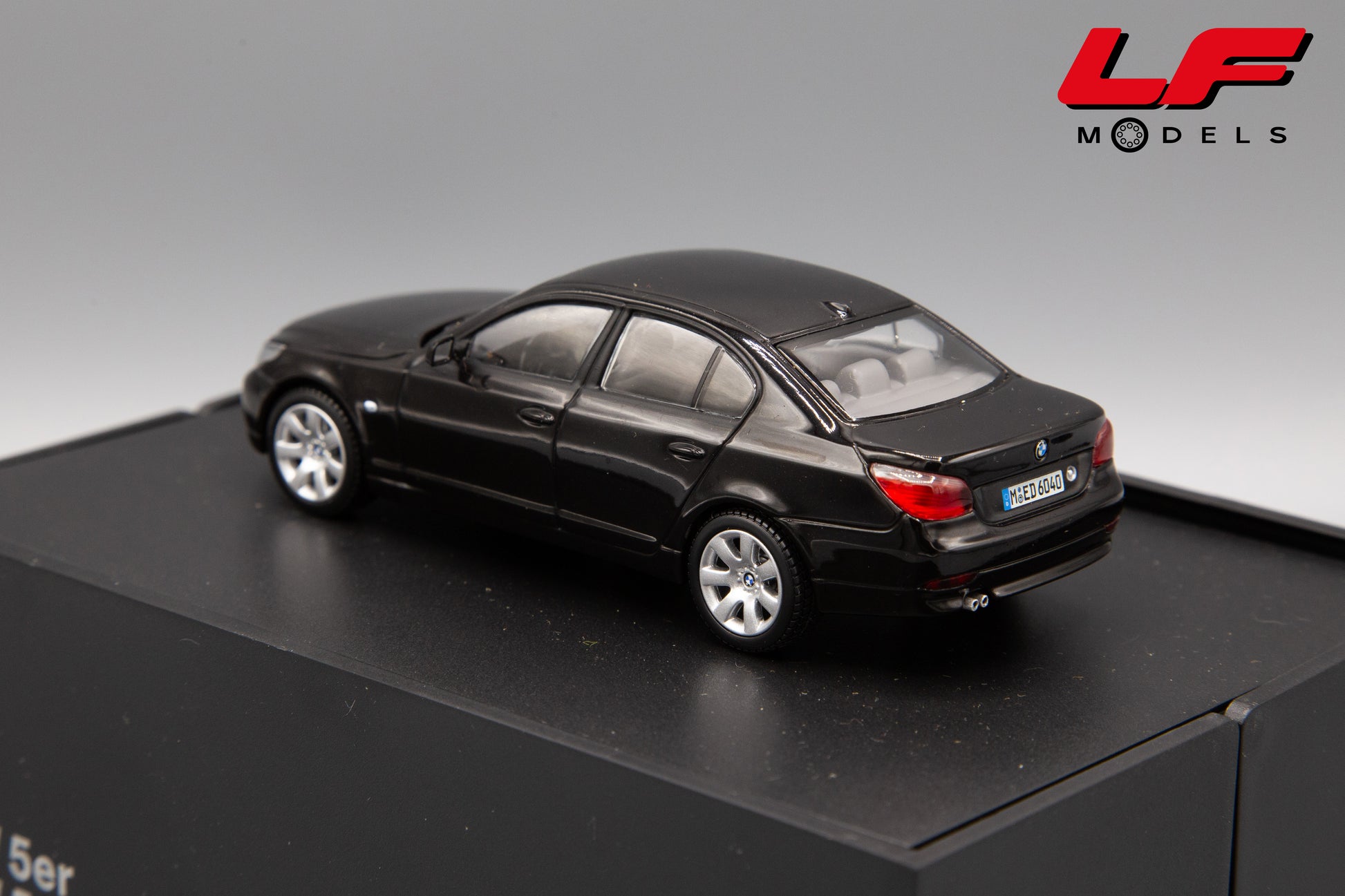 bmw serie 5 kyosho 1:43 posteriore