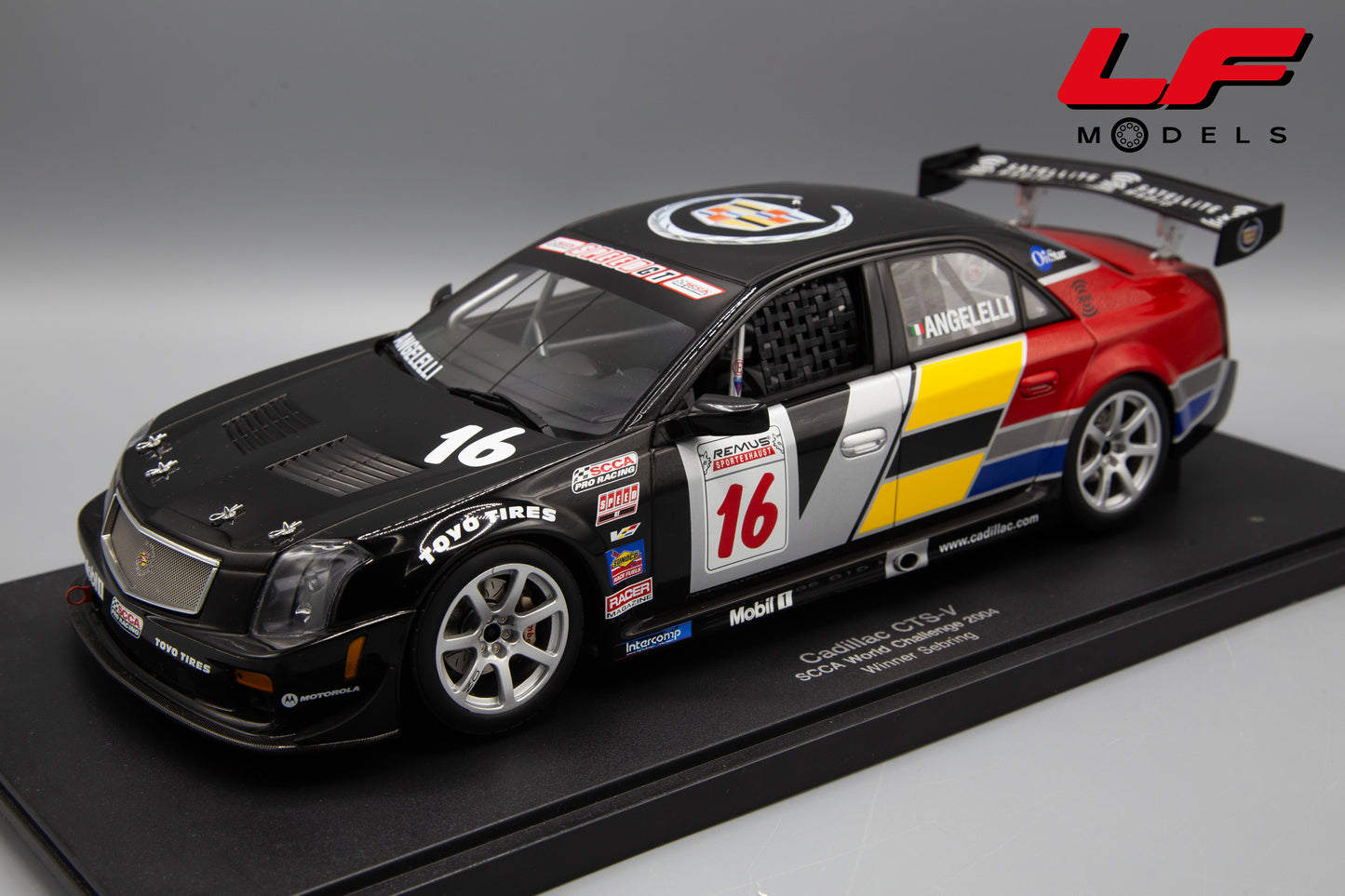 AUTOART CADILLAC CTS-V SCCA WORLD CHALLENGE 2004 WINNER SEBRING ANGELELLI 1:18