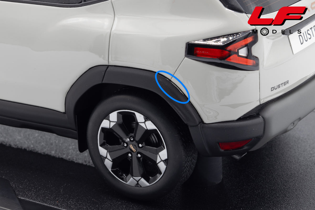 modellino dacia duster ottomobile 1:!8 OT1258 vista difetto