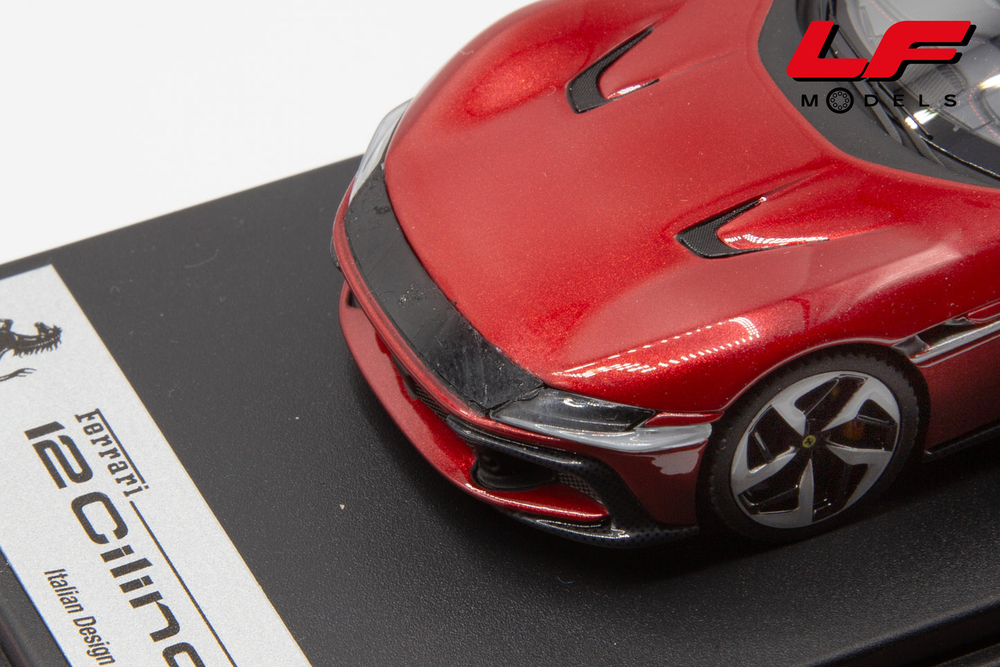 modellino ferrari 12 cilindri looksmart 1:43