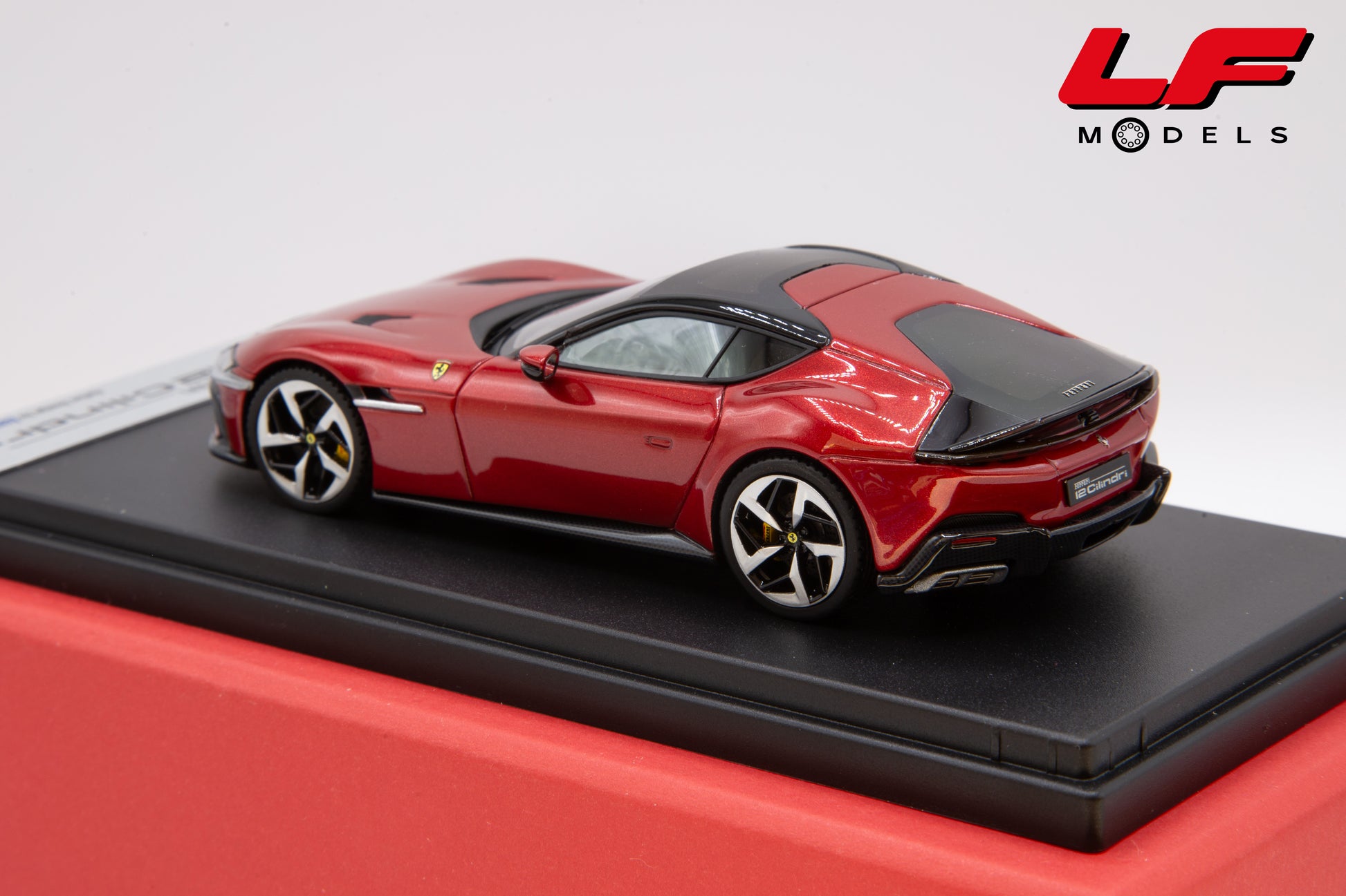 modellino ferrari 12 cilindri looksmart 1:43