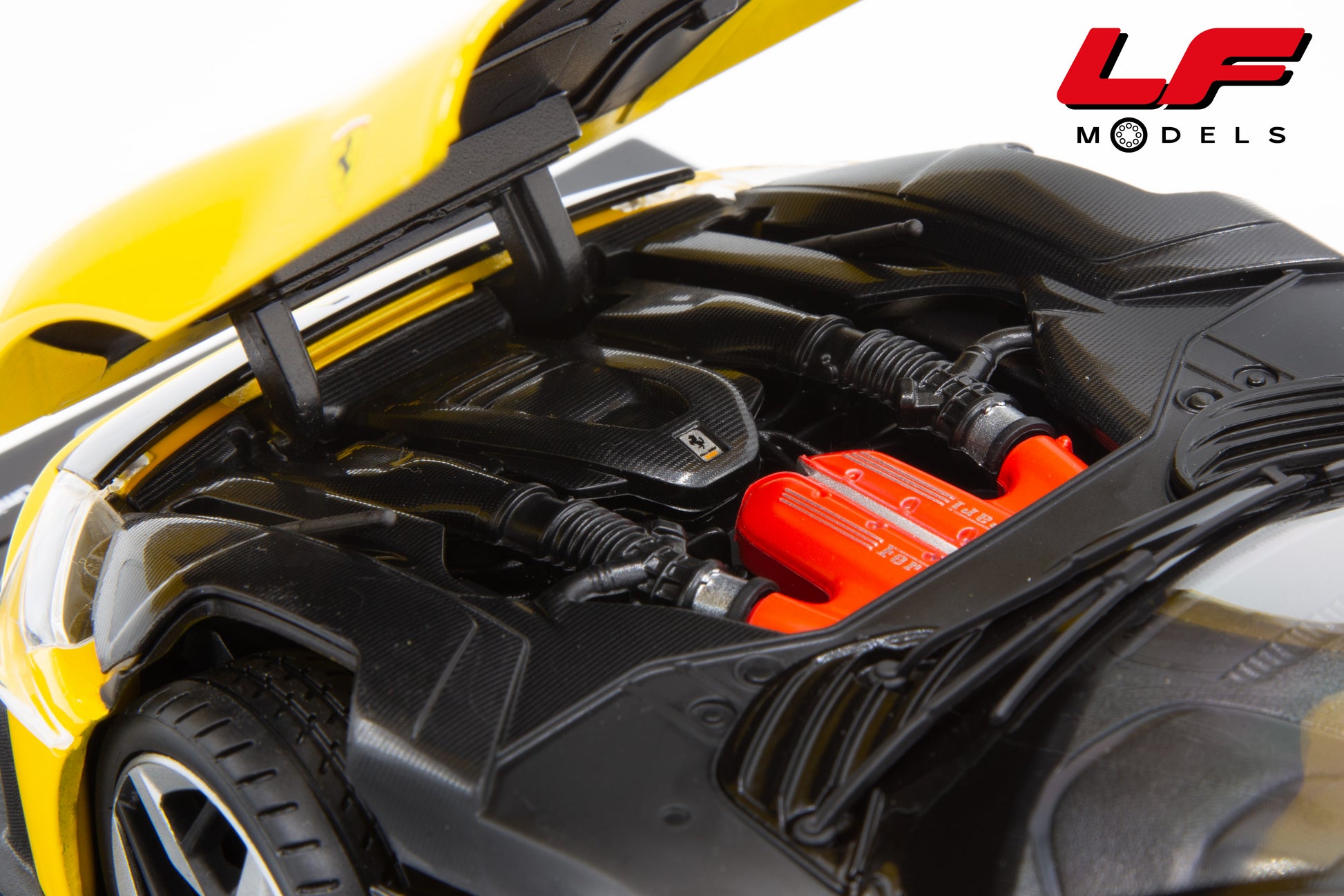 modellino ferrari 12 cilindri polistil 1:18 motore