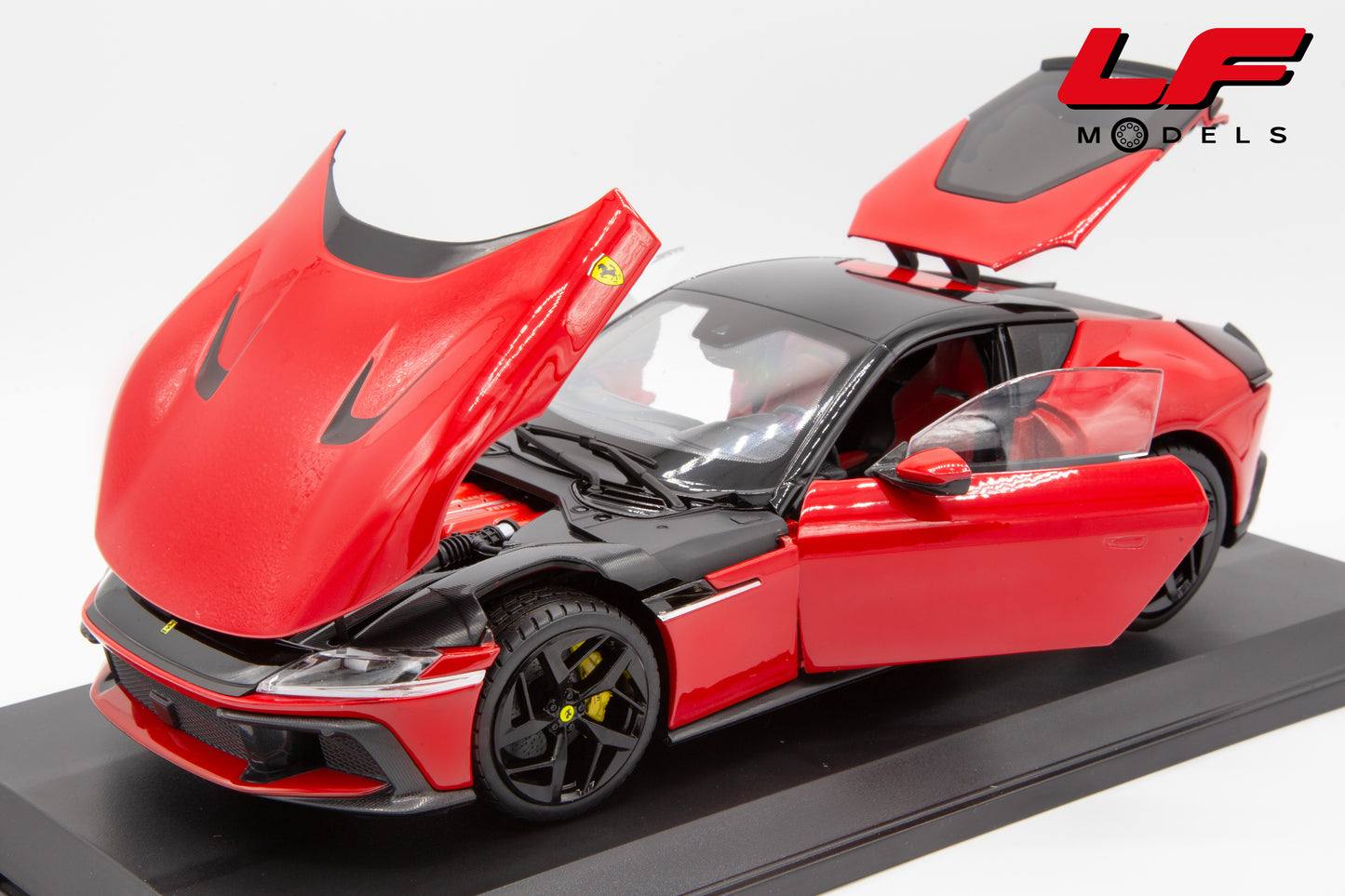 modellino ferrari 12 cilindri polistil 1:18 frontale aperto