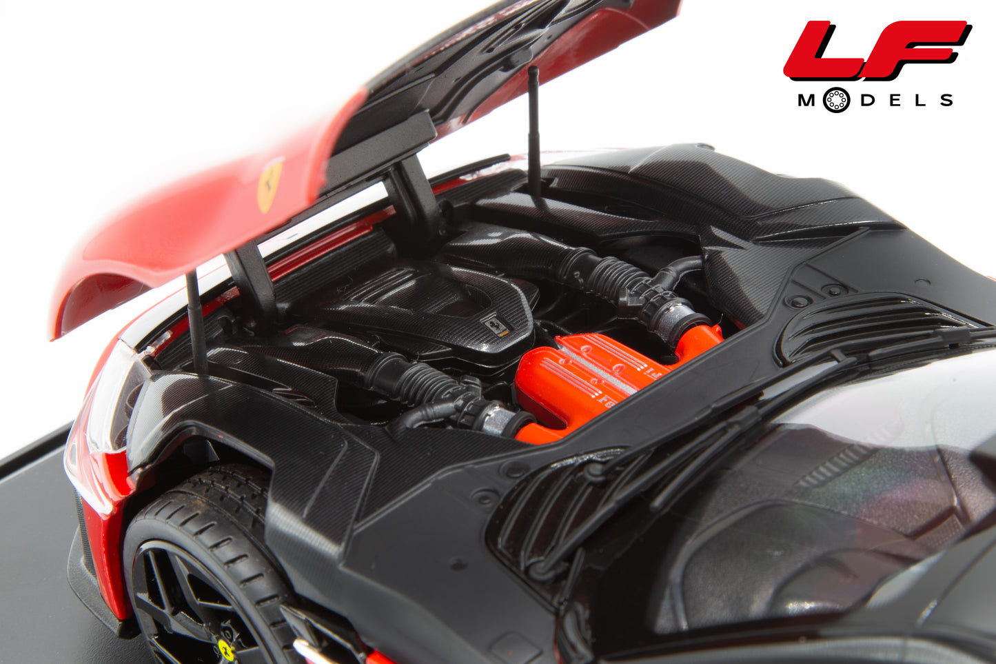 modellino ferrari 12 cilindri polistil 1:18 motore