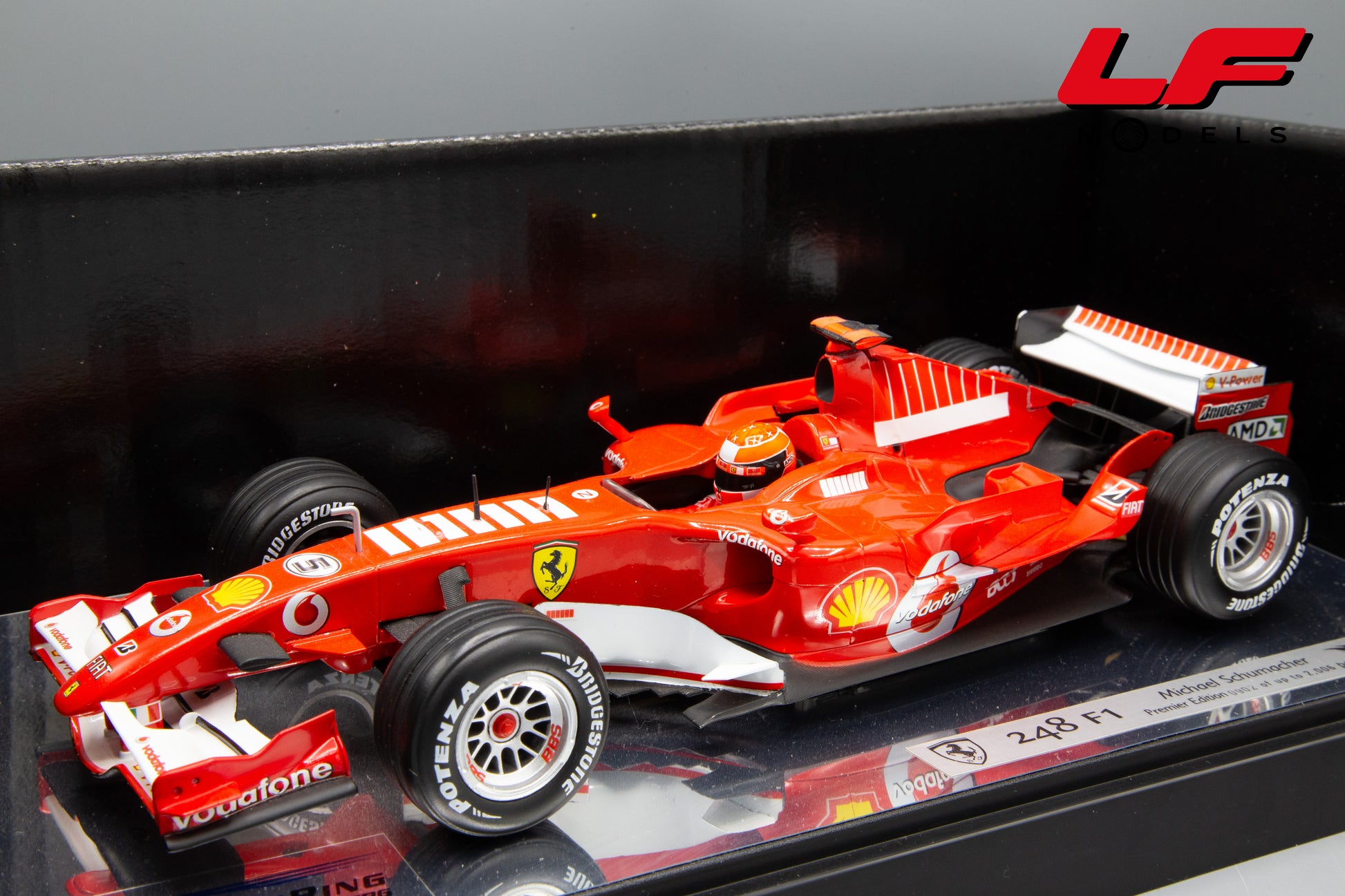 modellino ferrari 248 f1schumacher hot wheels 1:18 frontale