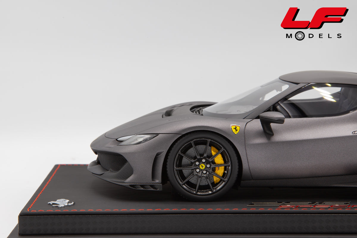modellino ferrari 296 speciale grigio silverstone opaco bbr 1:18 P18269E1 vista cerchi