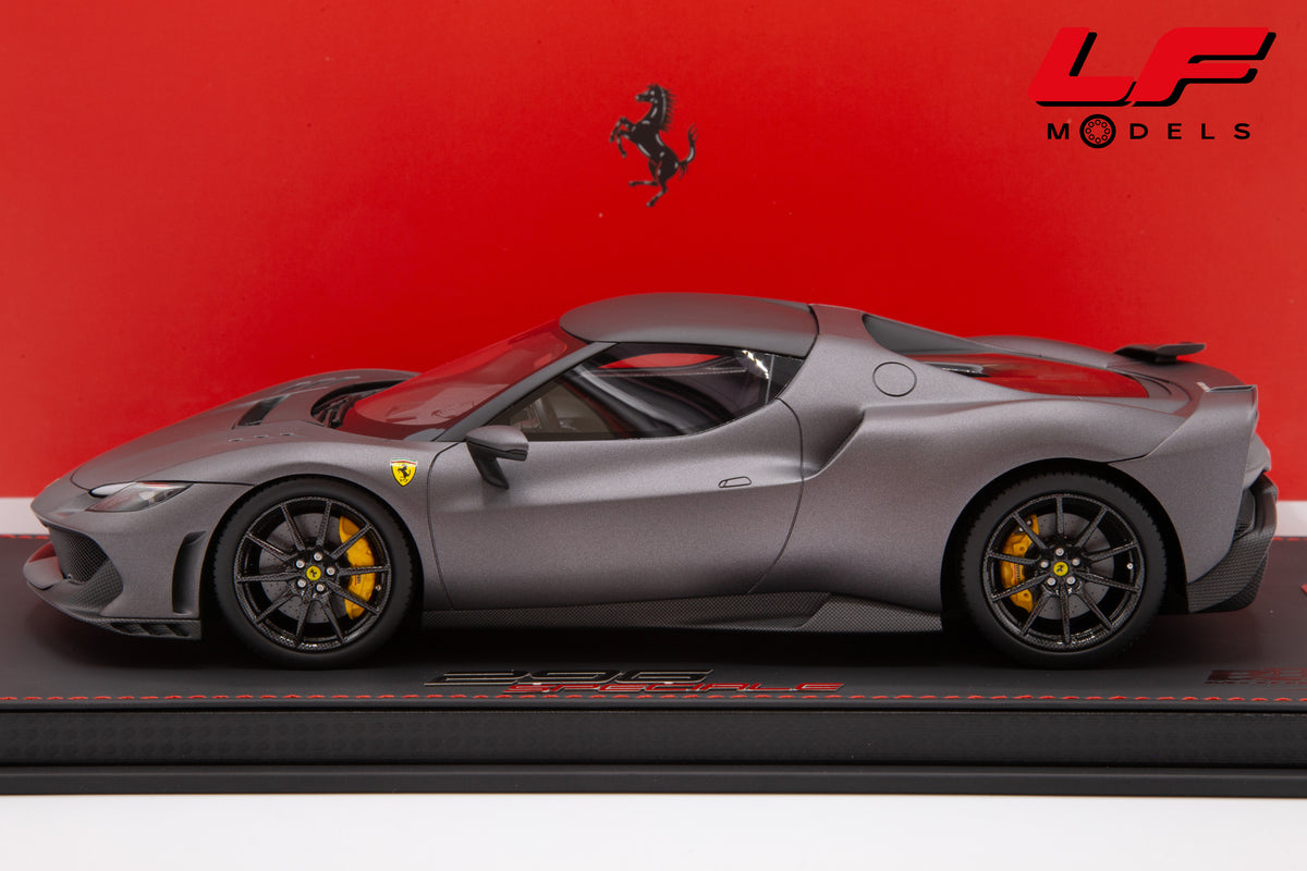 modellino ferrari 296 speciale grigio silverstone opaco bbr 1:18 P18269E1 vista laterale