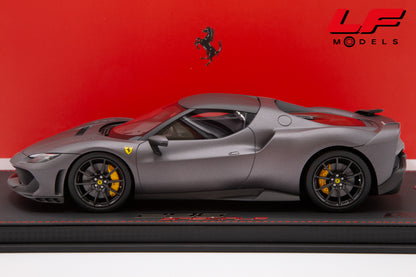 modellino ferrari 296 speciale grigio silverstone opaco bbr 1:18 P18269E1 vista laterale