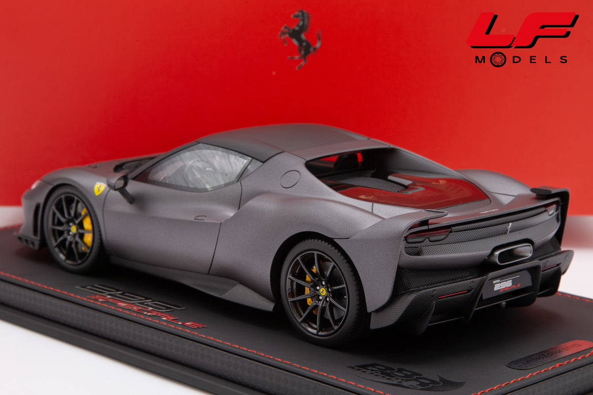 modellino ferrari 296 speciale grigio silverstone opaco bbr 1:18 P18269E1 vista posteriore