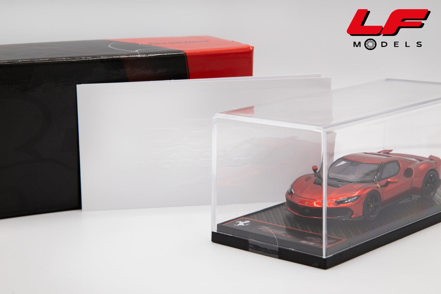 modellino ferrari 296 speciale rosso magma bbr 1:43 BBRC323C vista teca