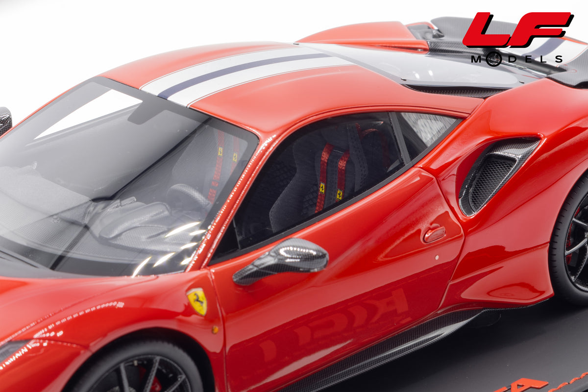 modellino ferrari 488 pista rosso corsa bbr 1:18 P18145A6 vista sedili
