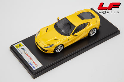 modellino ferrari 812 superfast looksmart 1:43 LS467D vista frontale