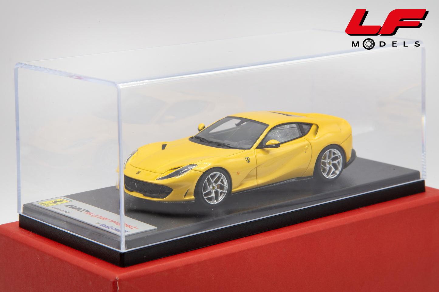 modellino ferrari 812 superfast looksmart 1:43 LS467D vista teca
