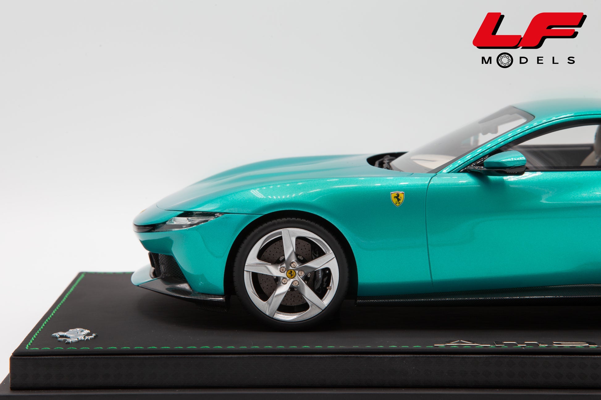 modellino ferrari amalfi verde costiera bbr 1:18 P18272E vista cerchio