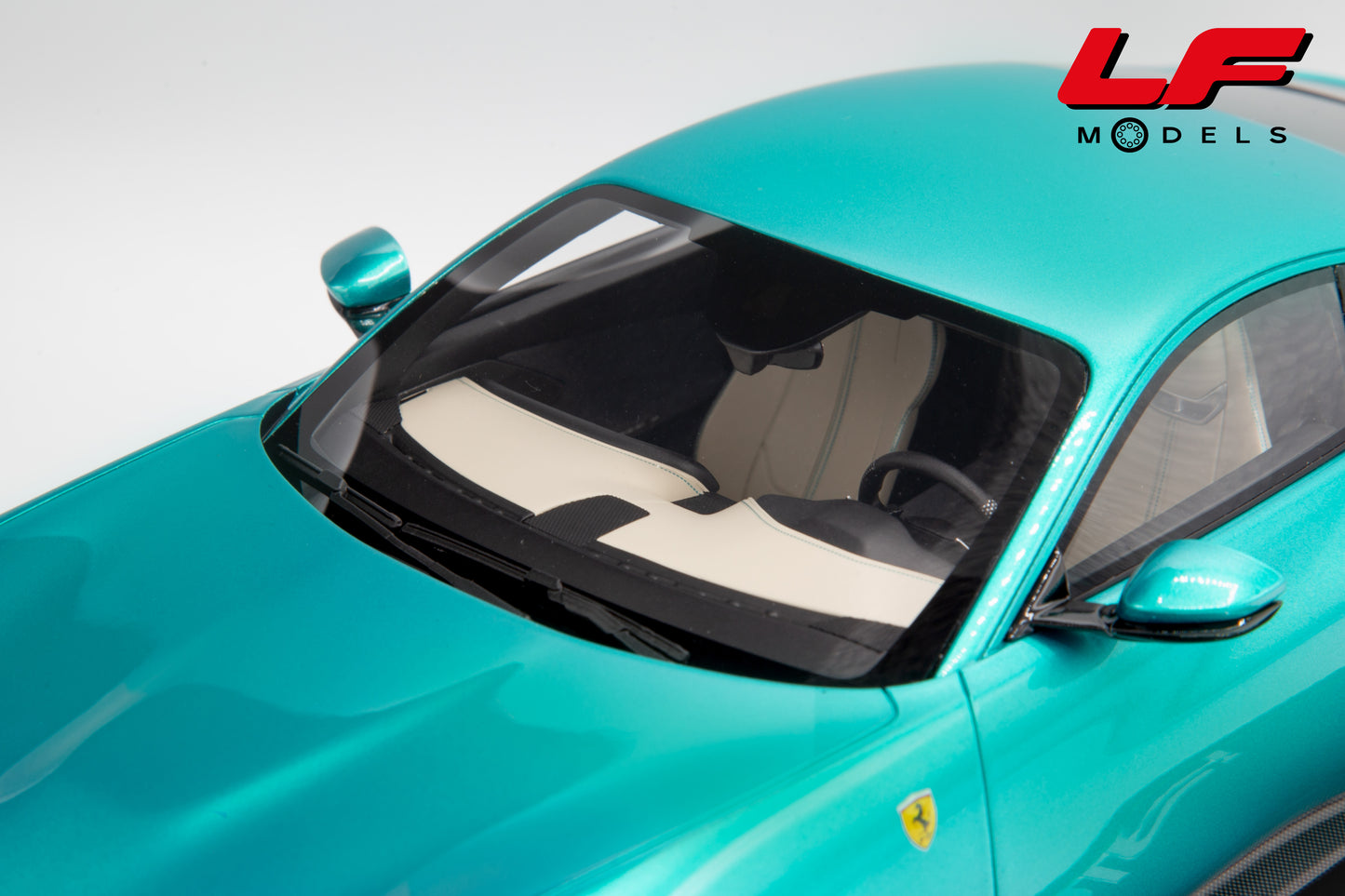 modellino ferrari amalfi verde costiera bbr 1:18 P18272E vista interni