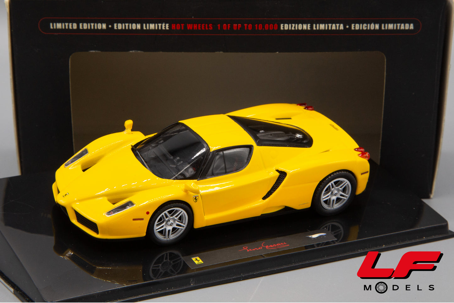 modellino ferrari enzo hotwheels 1:43 frontale
