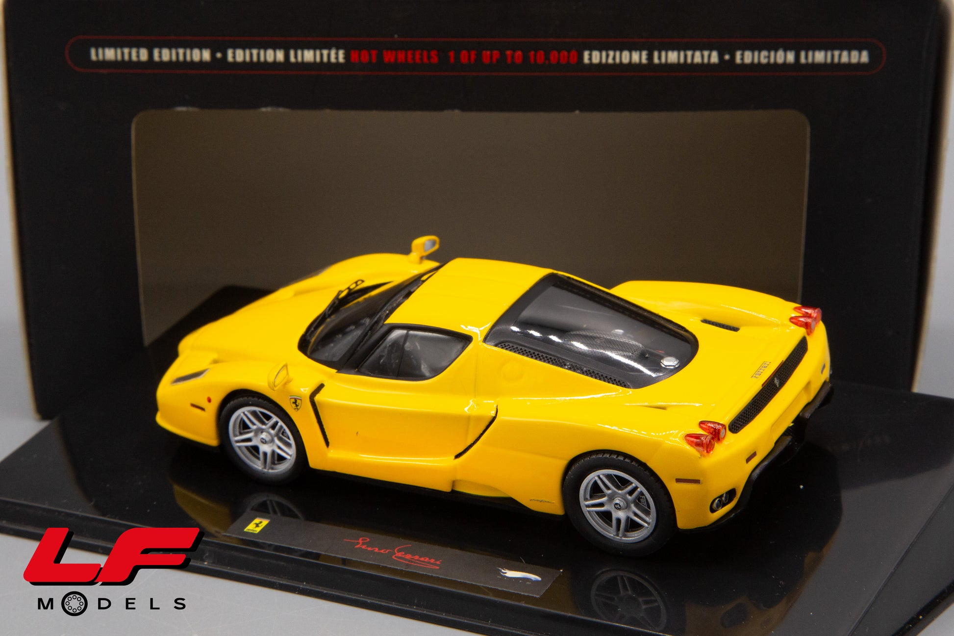 modellino ferrari enzo hotwheels 1:43 posteriore