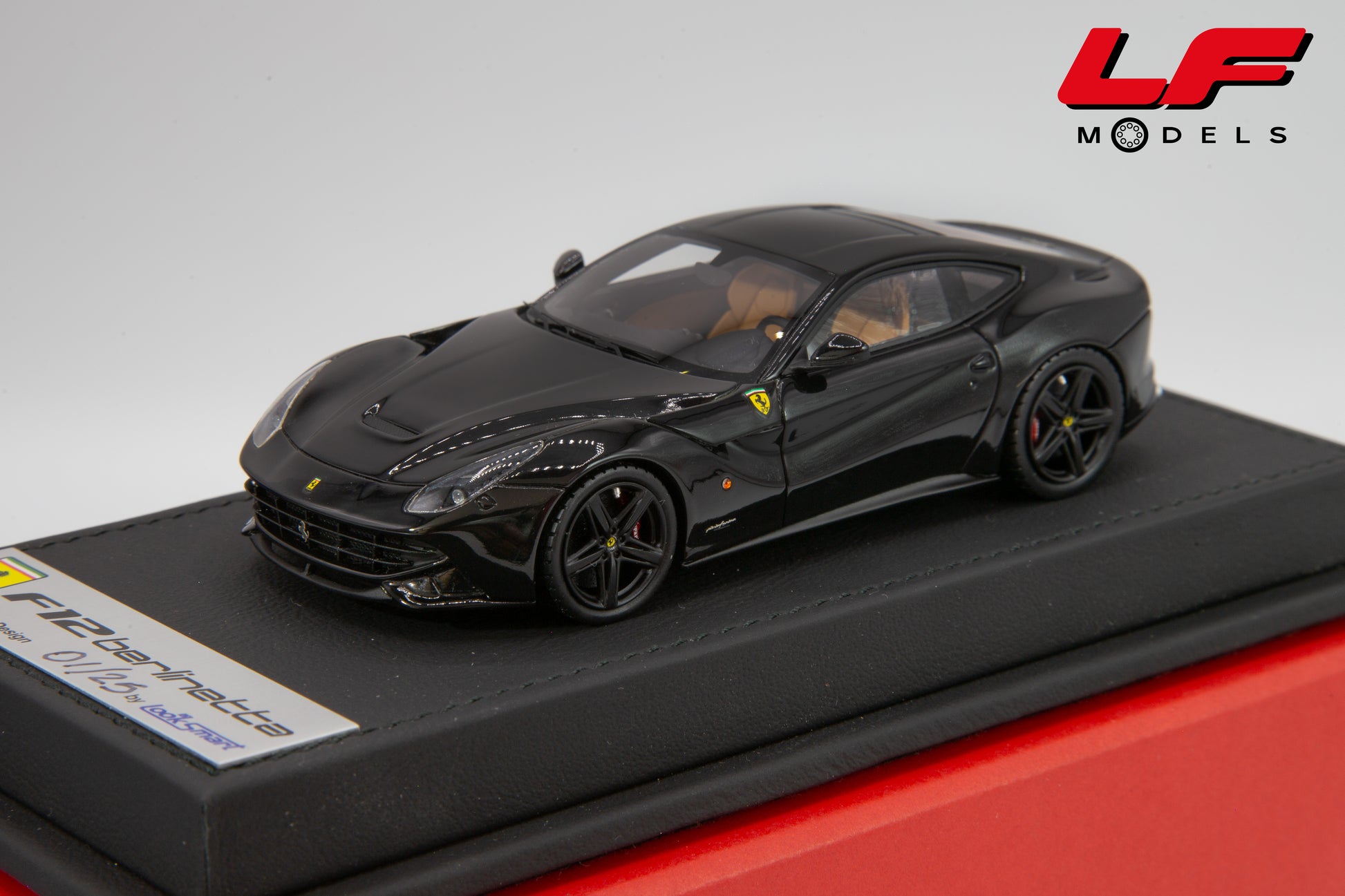 modellino ferrari f12 berlinetta looksmart 1:43 frontale