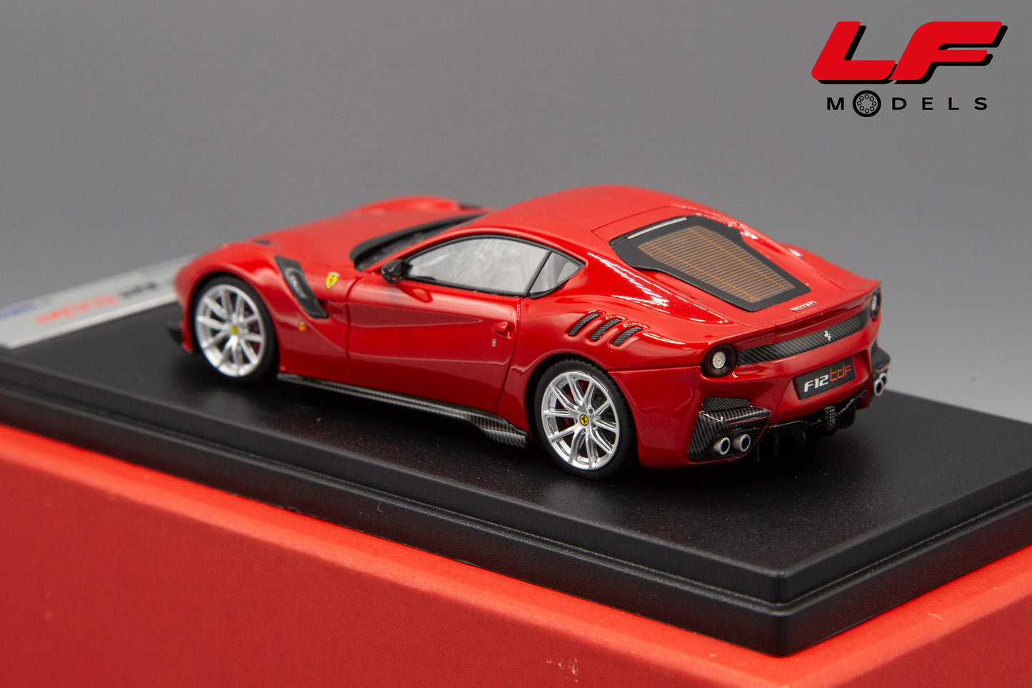 modellino ferrari f12 tdf looksmart 1:43 posteriore
