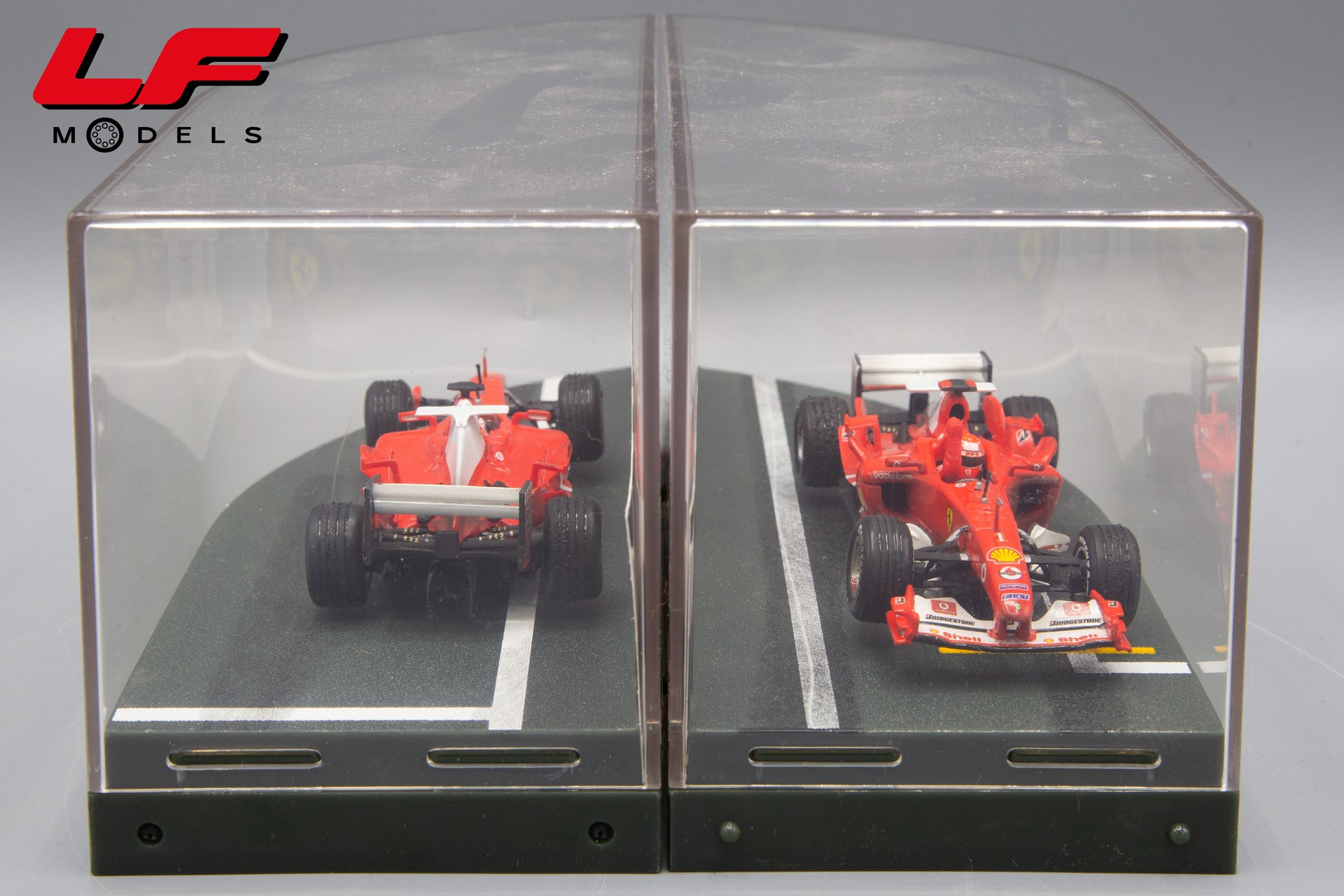 modellino ferrari f2004 hotwheels 1:43 frontale