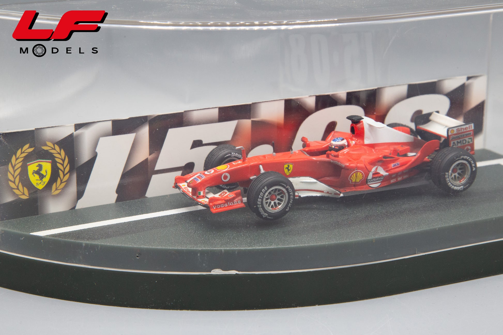 modellino ferrari f2004 hotwheels 1:43 frontale