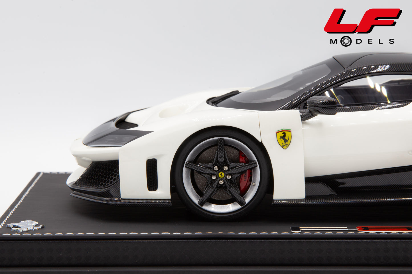 modellino ferrari f80 bianco italia bbr 1:18 cerchio